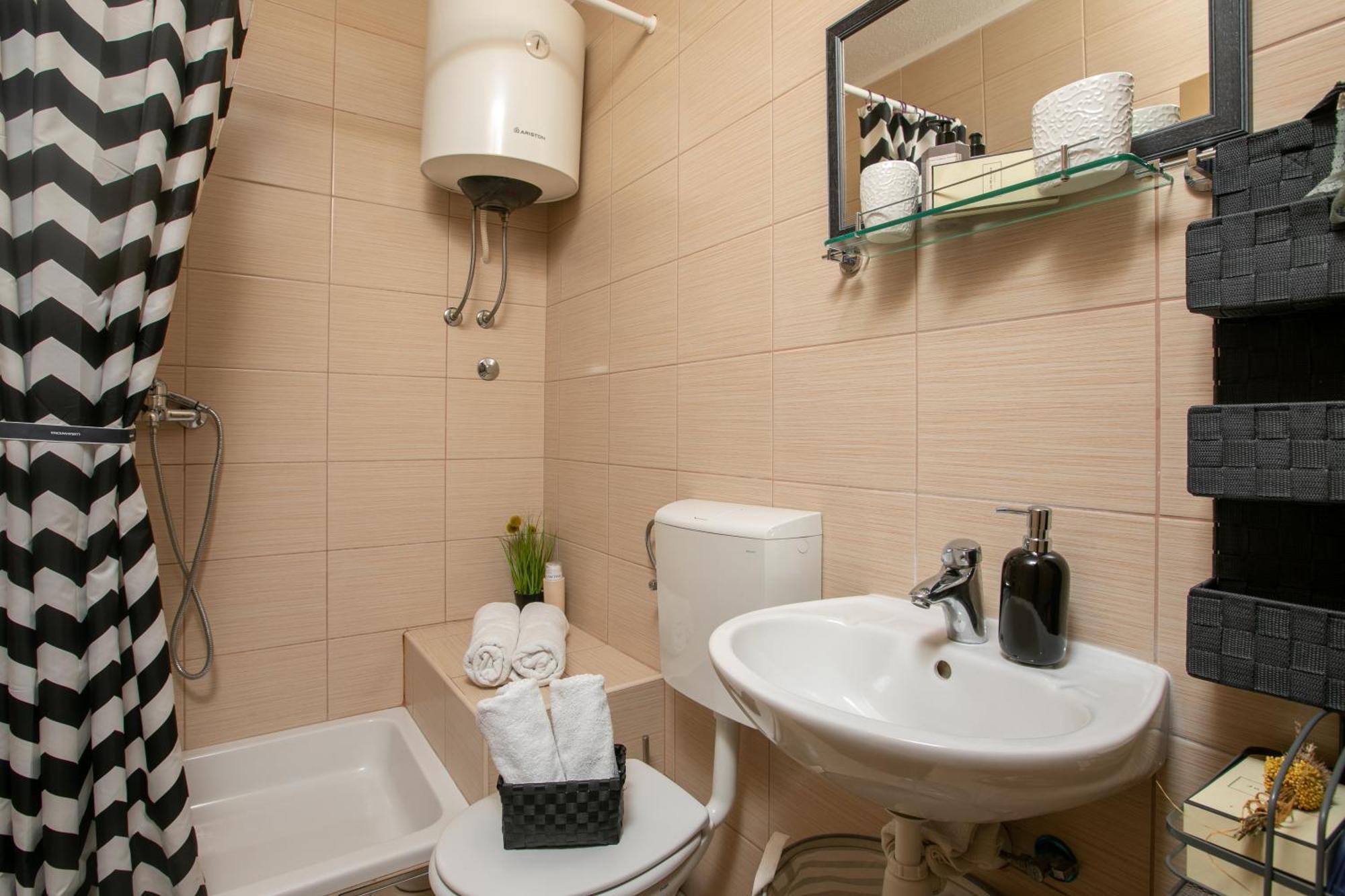 פודגורה Sea View Ela Apartments חדר תמונה