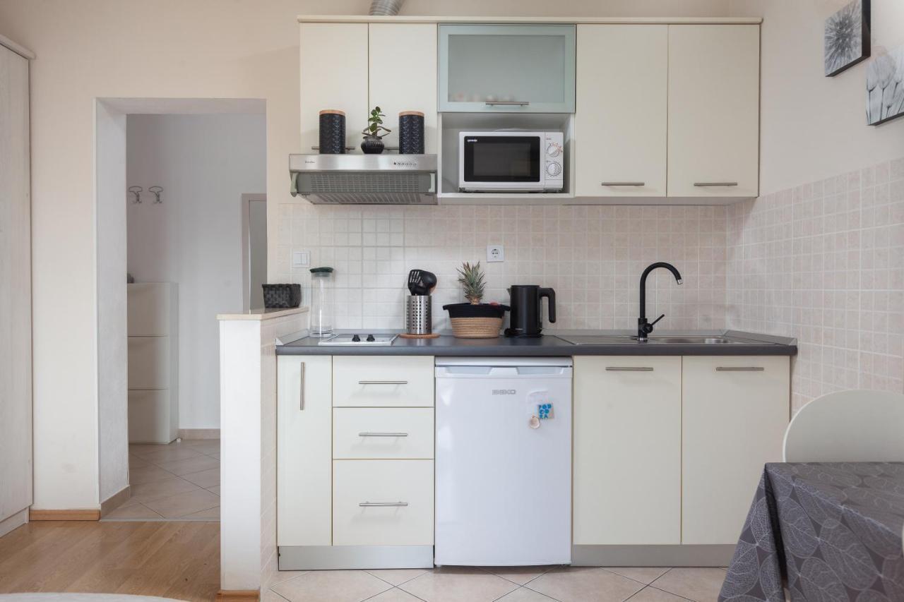 פודגורה Sea View Ela Apartments מראה חיצוני תמונה