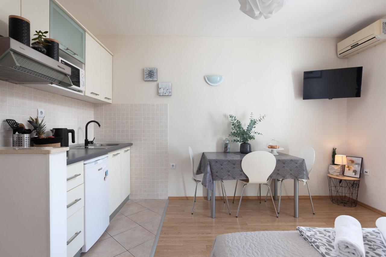 פודגורה Sea View Ela Apartments מראה חיצוני תמונה